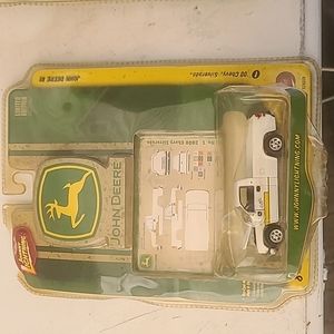JOHN DEERE COLLECTABLE TRACTORS